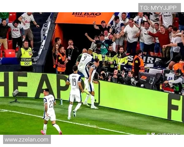 西甲激战巴黎圣日耳曼狂胜热刺6比2全场沸腾瞬间回顾